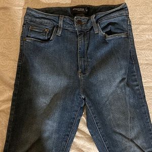 Just Black Denim, skinny stretch jeans. 29
